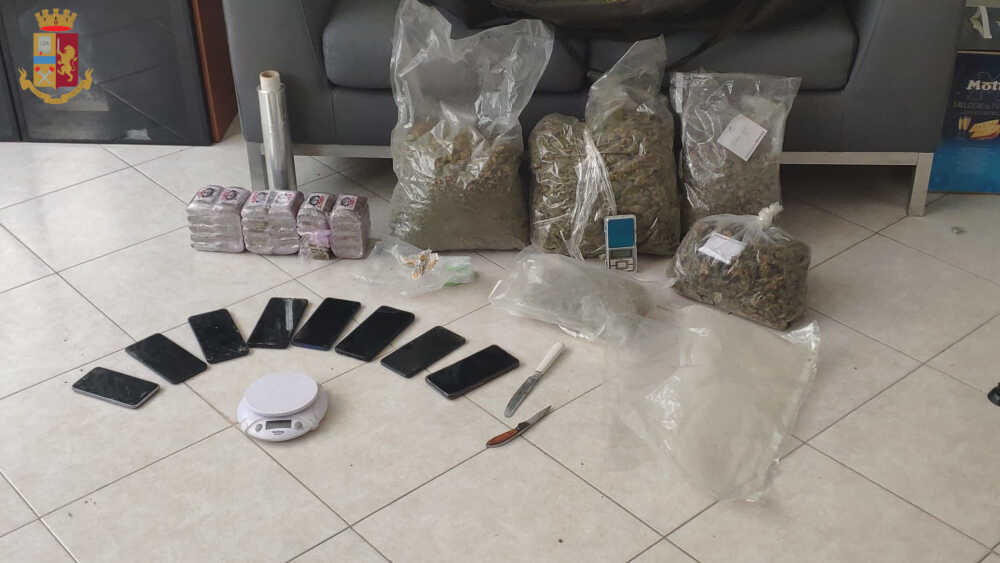 Spinaceto droga hashish marijuana polizia