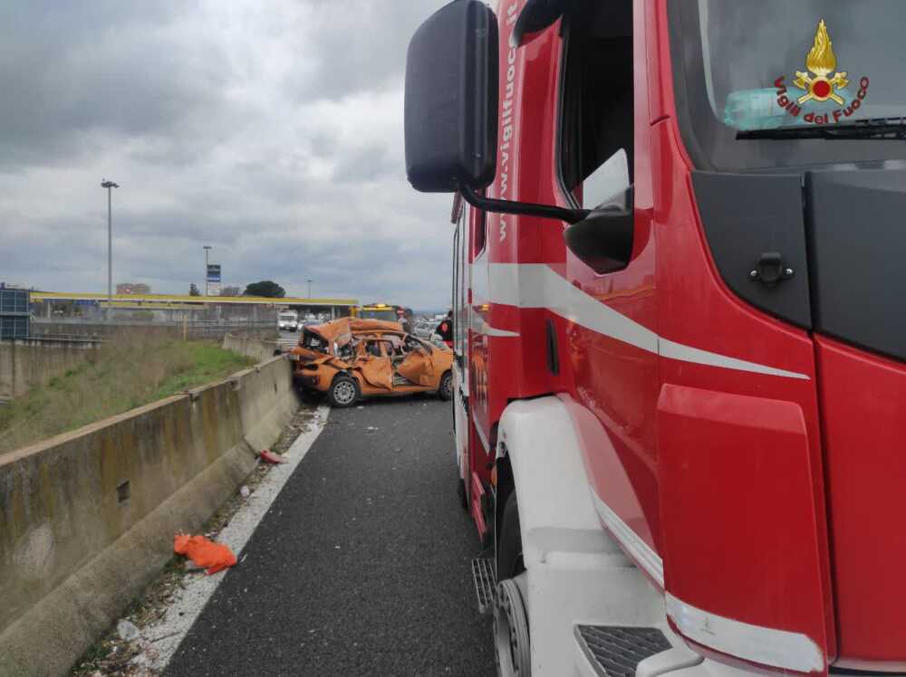 incidente gra raccordo vigili fuoco vvf vigili fuoco pompieri incidente gra raccordo vigili fuoco vvf vigili fuoco pompieri