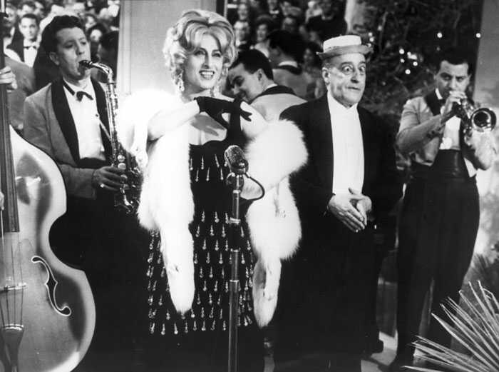 Risate di gioia film anna magnani