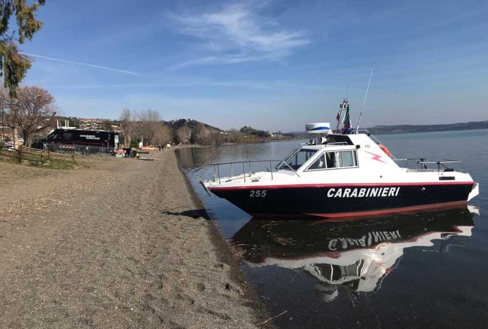 Scomparso nel lago di Bracciano dopo un tuffo dal pedalò