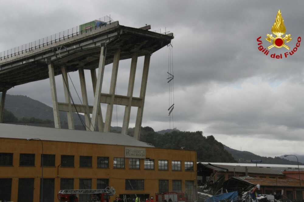 crollo ponte morandi crollo ponte morandi