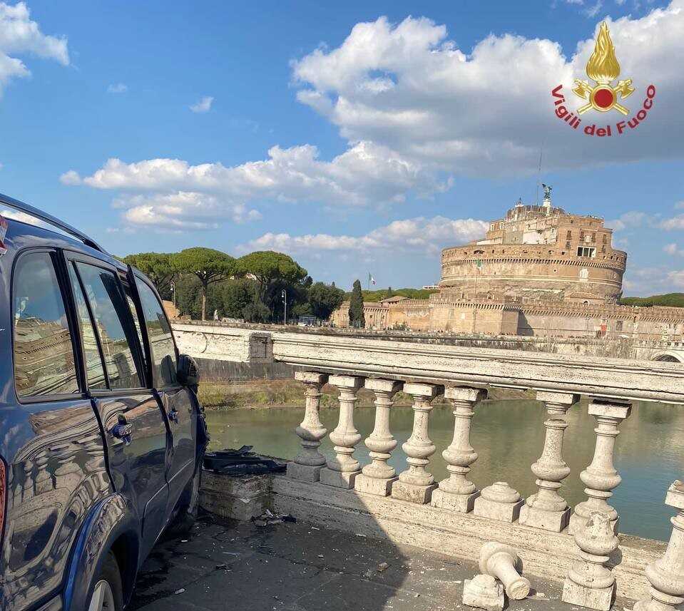 ponte tevere vigili fuoco pompieri vvf vettura (2)