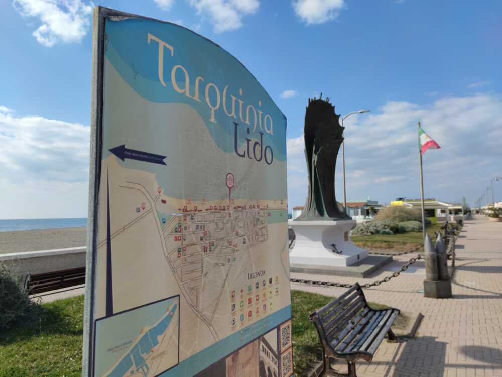 tarquinia lido monumento
