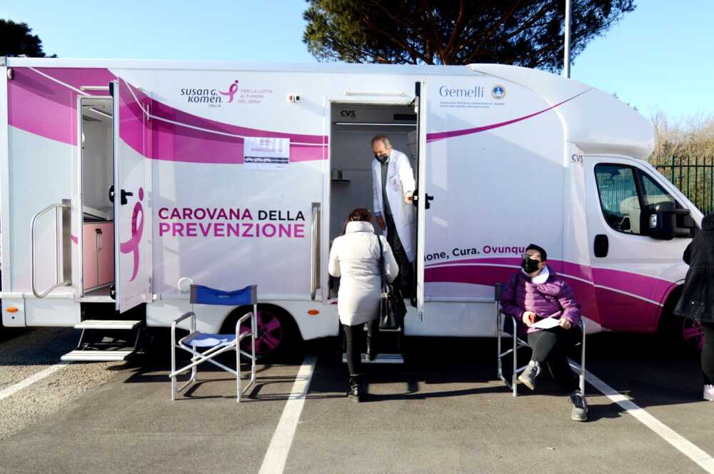 01 Susan Komen_Carovana della Prevenzione