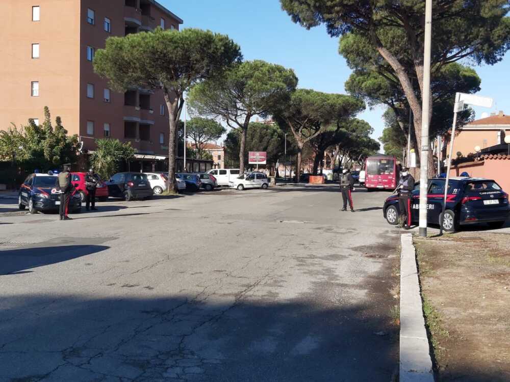 OSTIA - Un controllo dei Carabinieri a Casal Palocco