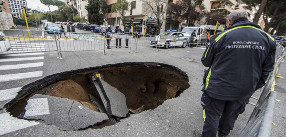 buche strade roma 1 voragine buche strade roma 1 voragine