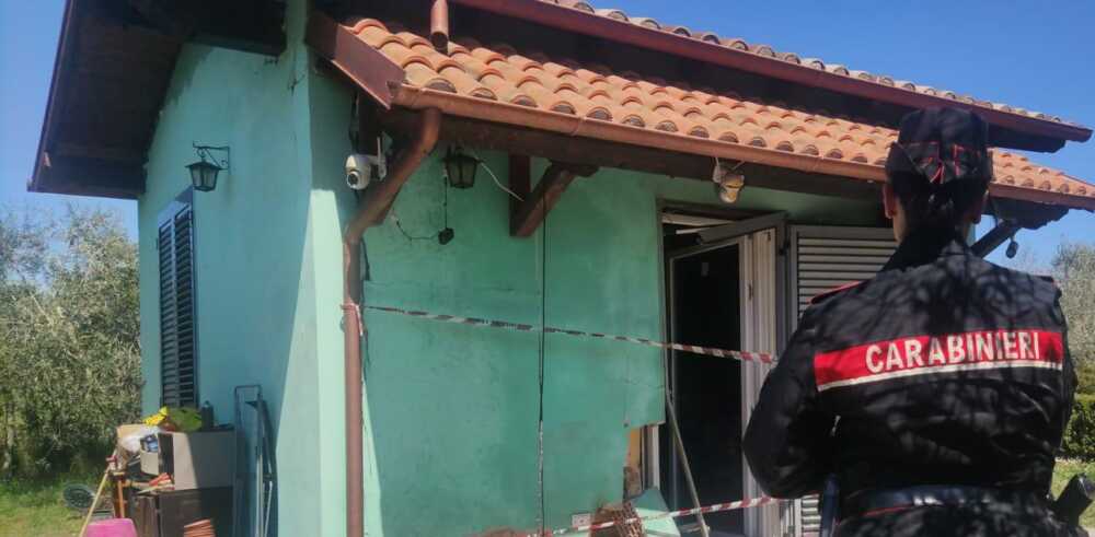 esplosione villetta bracciano carabinieri vvf vigili fuoco pompieri (1)