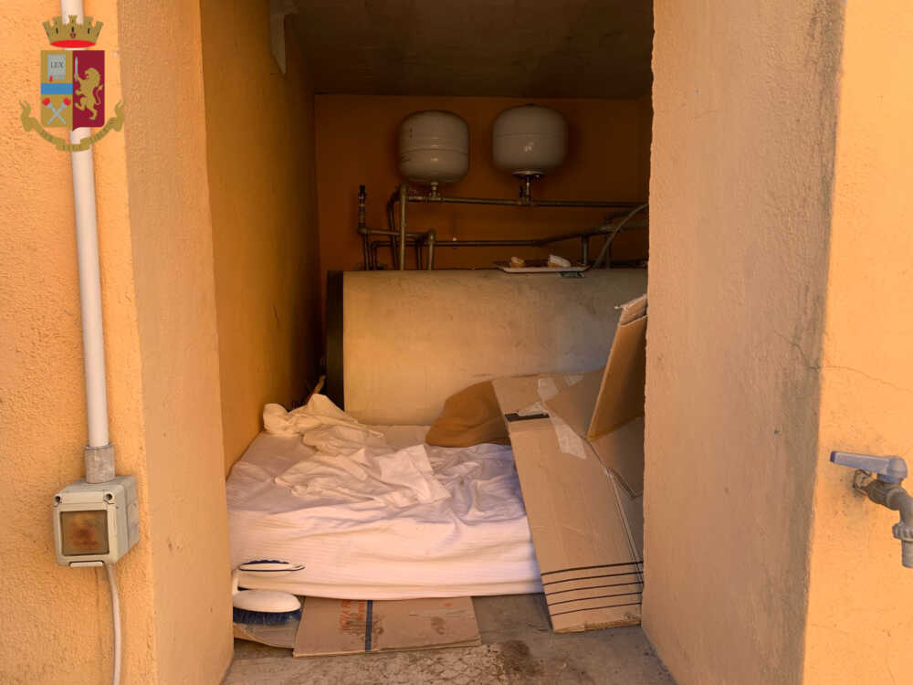 polizia letti fortuna vano caldaia polizia letti fortuna vano caldaia