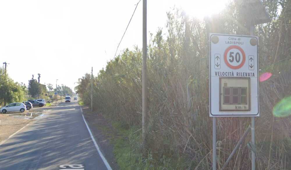 via roma ladispoli zona camper