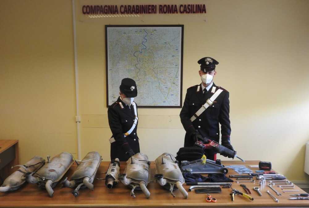 carabinieri marmitte rubate