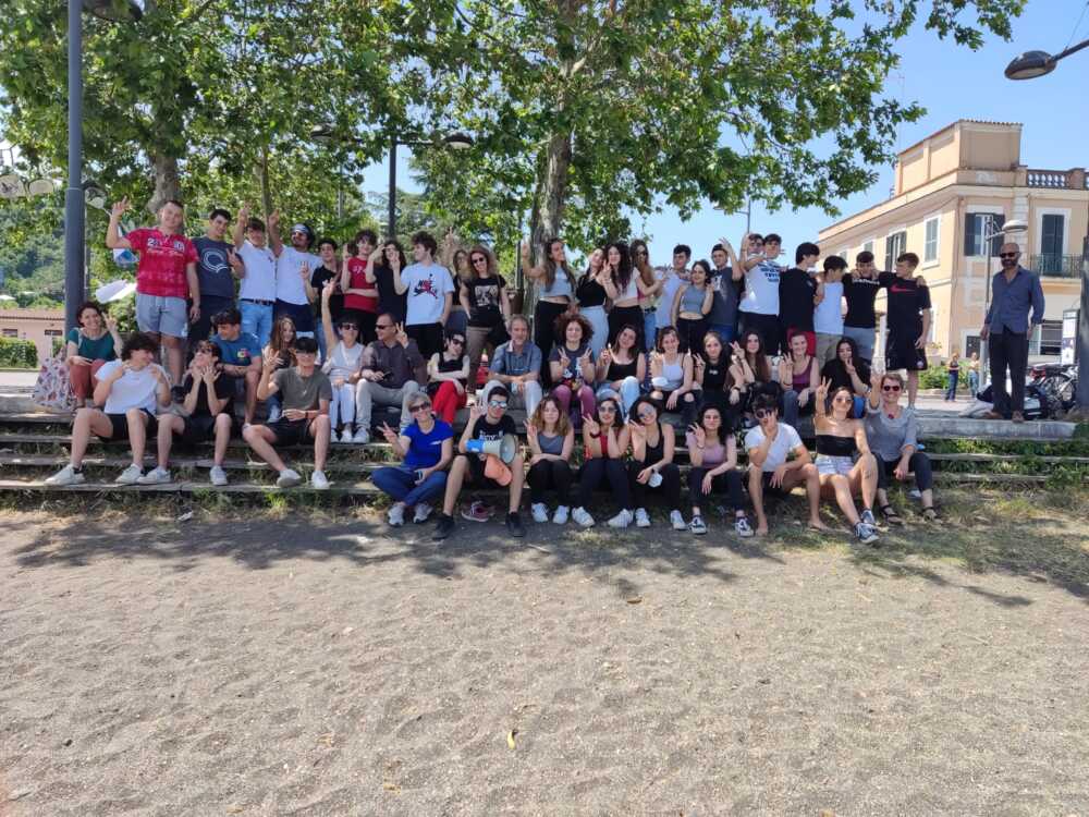 HdueO un manifesto under 18