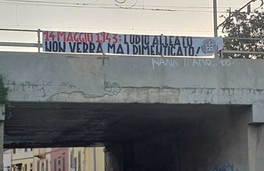 striscione casapound bombardamenti civitavecchia