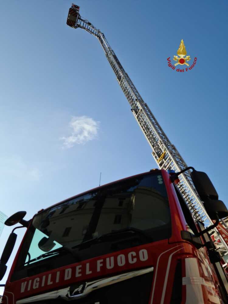 vvf vigili fuoco pompieri autoscala