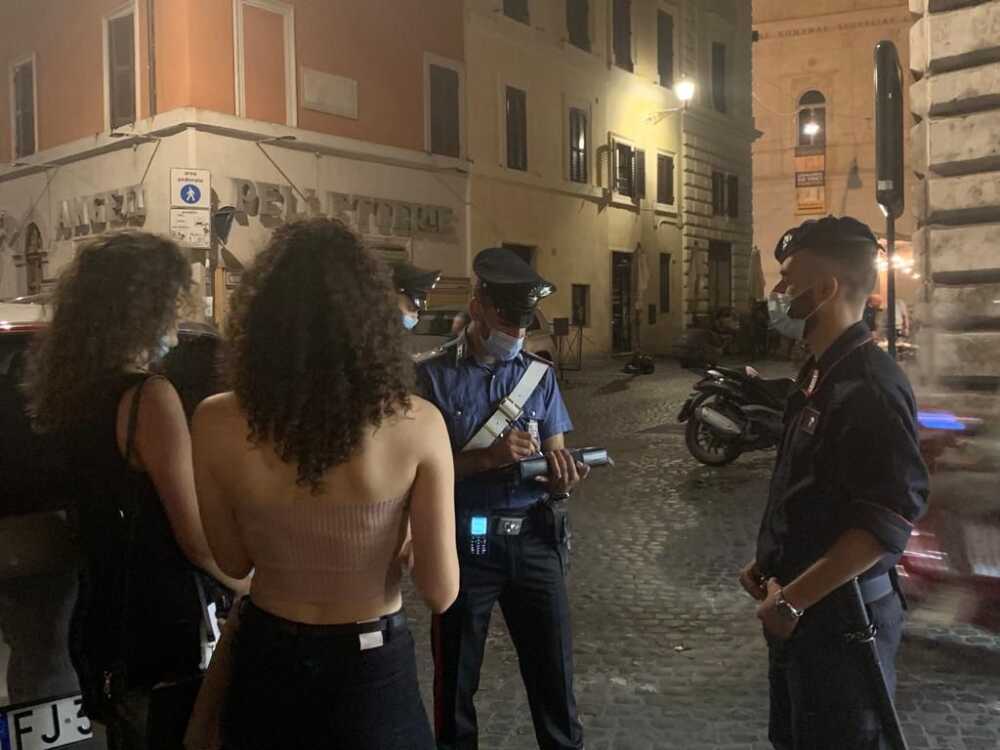 Controlli dei Carabinieri nella movida (1)