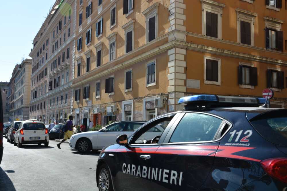PIAZZA DANTE – Controlli dei Carabinieri nel quartiere Esquilino carabinieri