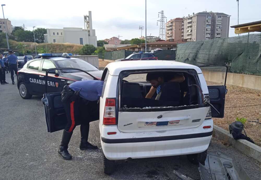 carabinieri casette legno civitavecchia perquisizione auto (1)