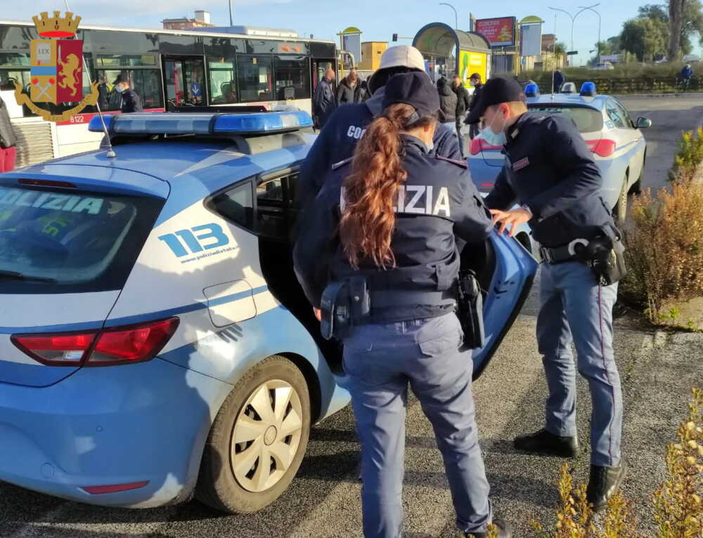 controlli-green-pass- polizia atac bus arresto controlli-green-pass- polizia atac bus arresto