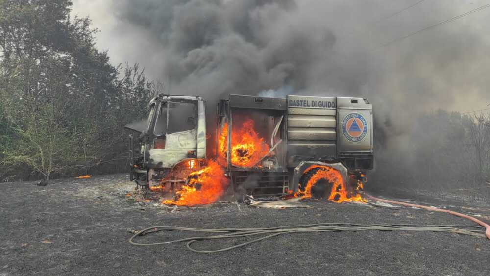 mezzo prociv castel guido fiamme