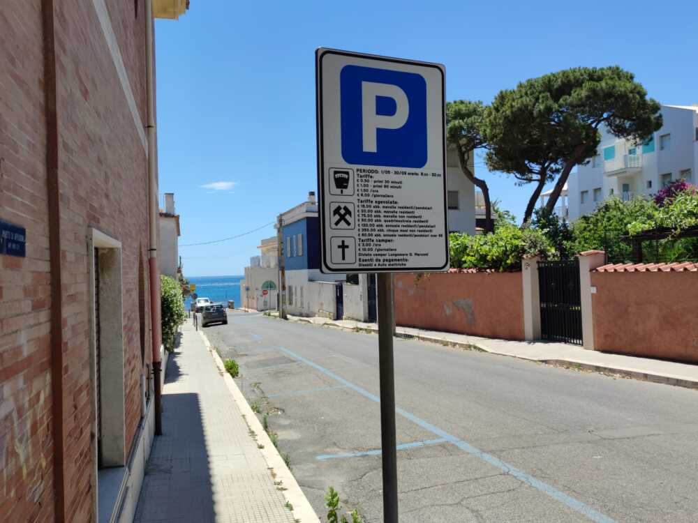 strisce blu parcheggi santa marinella