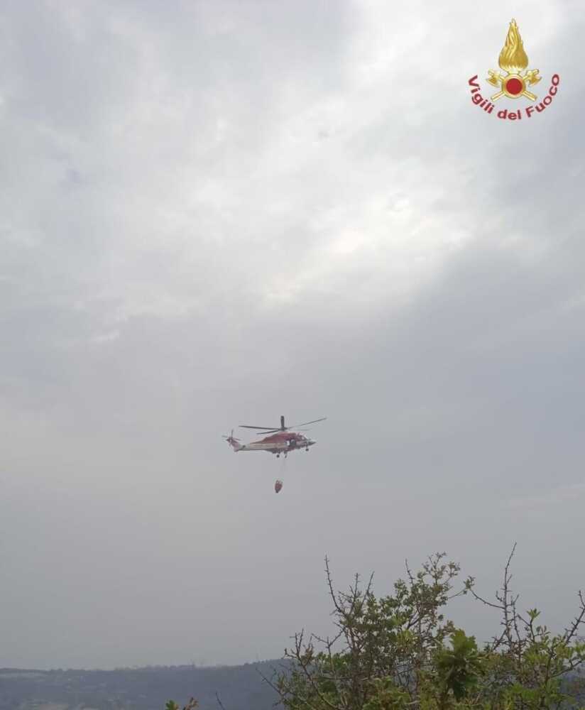 vvf vigili fuoco elicottero drago sterpaglie incendio