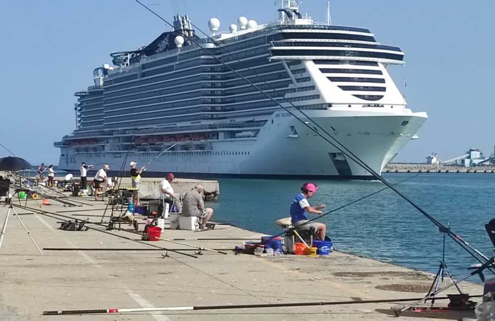 canna da riva porto civitavecchia pesca