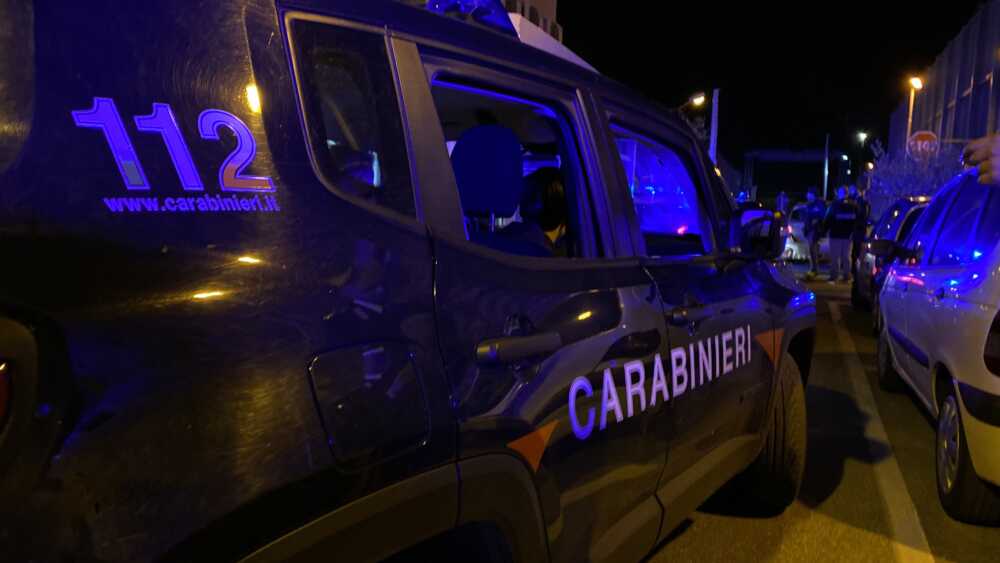 carabinieri notte lampeggianti (2)