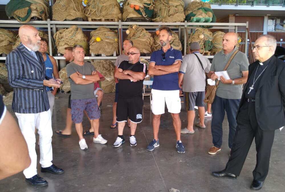 Il vescovo Ruzza dalle coop dei pescatori di Civitavecchia: La politica si attivi per tutelare il settore”