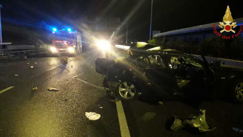 vvf-vigili-fuoco-pompieri gra raccordo-incidente vvf-vigili-fuoco-pompieri gra raccordo-incidente