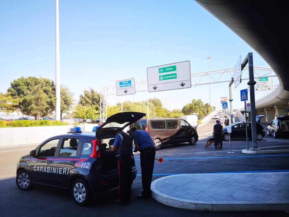 CP AEROPORTI – Controlli dei Carabinieri all’aeroporto di Fiumicino (2) carabinieri aeroporti di Roma