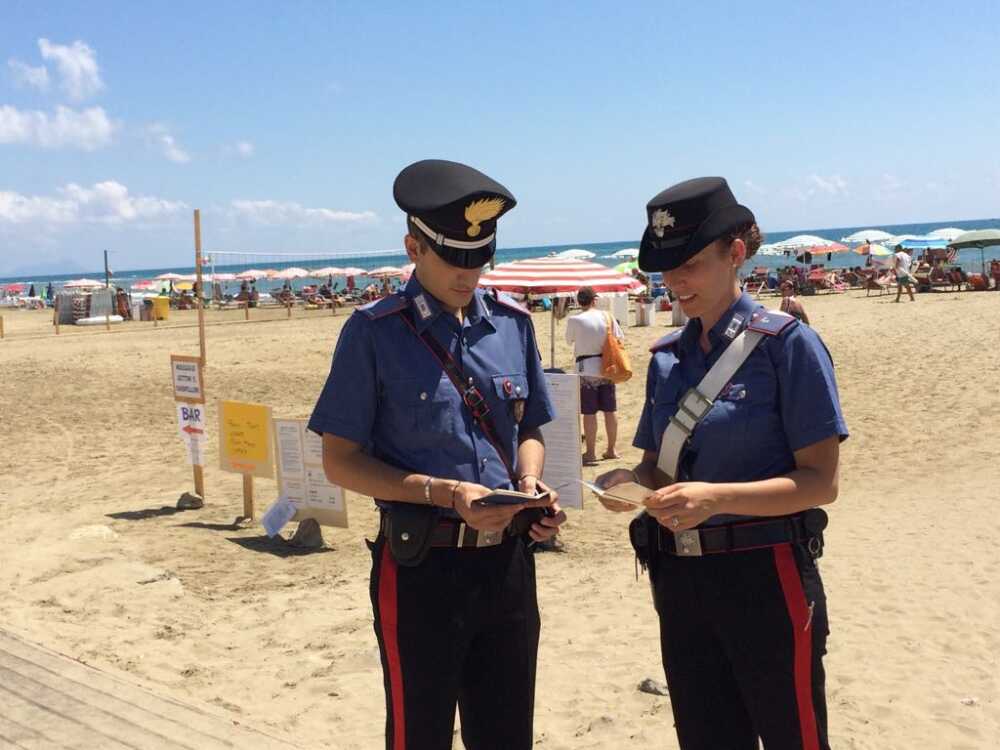 Carabinieri spiaggia mare Carabinieri spiaggia mare