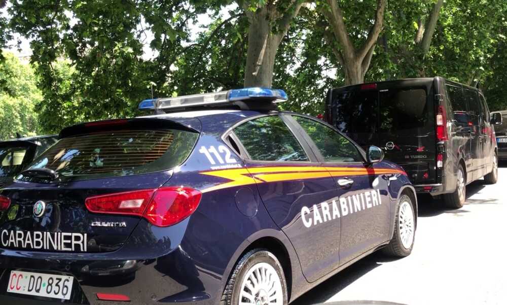 carabinieri auto