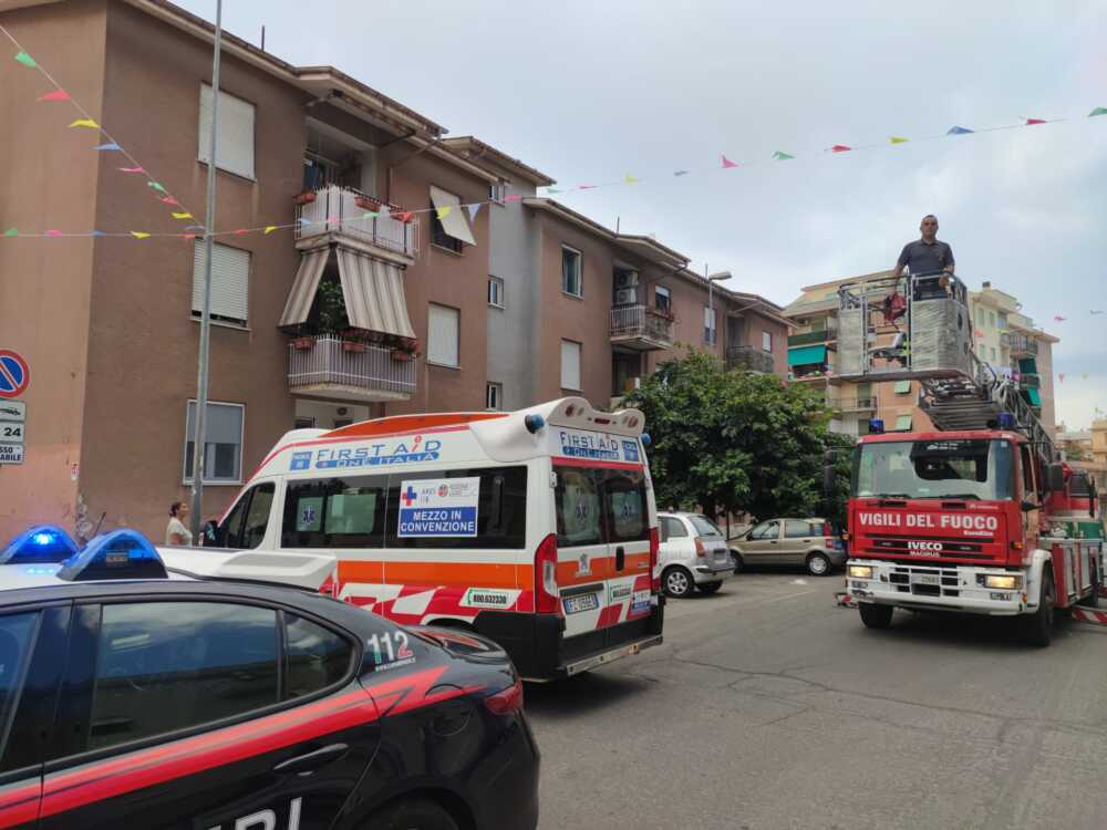 autoscala vvf vigili fuoco pompieri ambilanza carabinieri civitavecchia autoscala vvf vigili fuoco pompieri ambilanza carabinieri civitavecchia