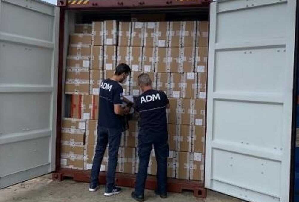 Sanitari cinesi irregolari intercettati dalle Dogane al porto di Civitavecchia