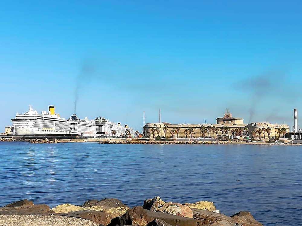 fumo navi civitavecchia paravani