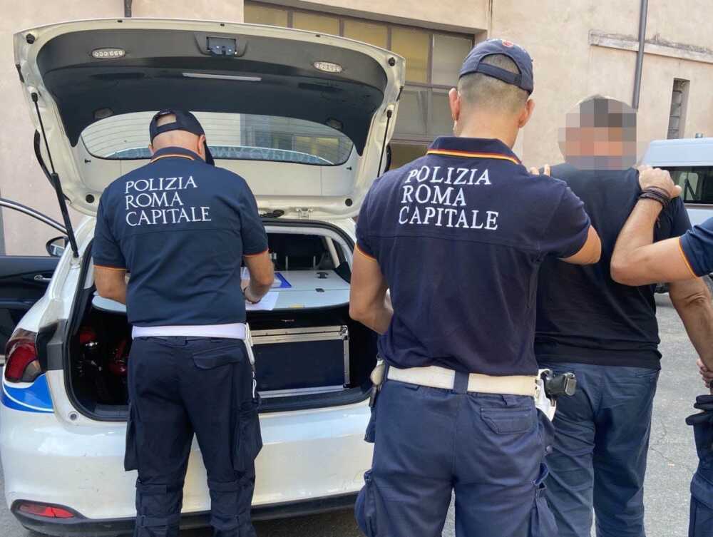 Arresto Polizia Locale municipale roma capitale Arresto Polizia Locale municipale roma capitale
