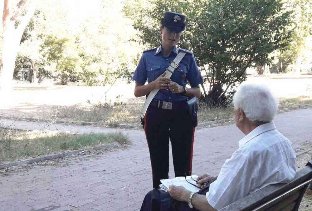 “Signora, suo figlio ha detto che ci deve pagare”: i Carabinieri sventano la truffa all’anziana e arrestano due napoletani