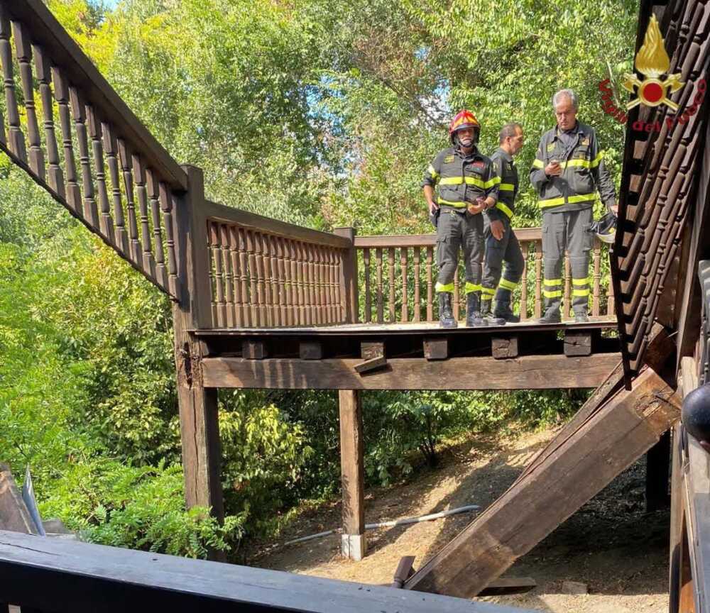 crollo globe theatre proietti vvf vigili fuoco pompieri 2