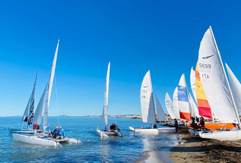 Vela, si terrà a Tarquinia il campionato mondiale 2024 dei Catamarani Dart 18