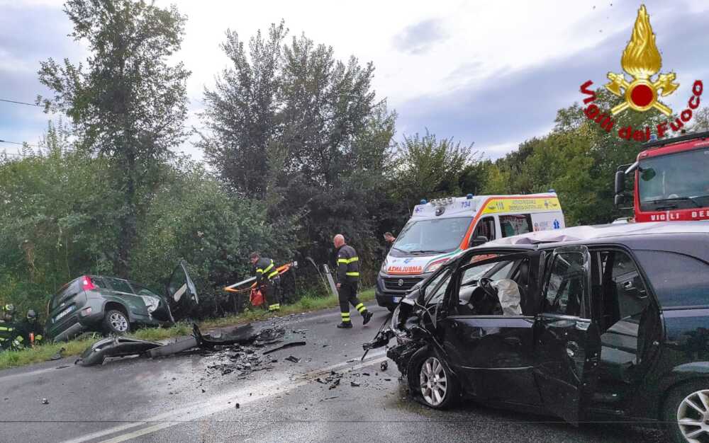 incidente ladispoli vvf vigili fuoco pompieri ambulanza incidente ladispoli vvf vigili fuoco pompieri ambulanza