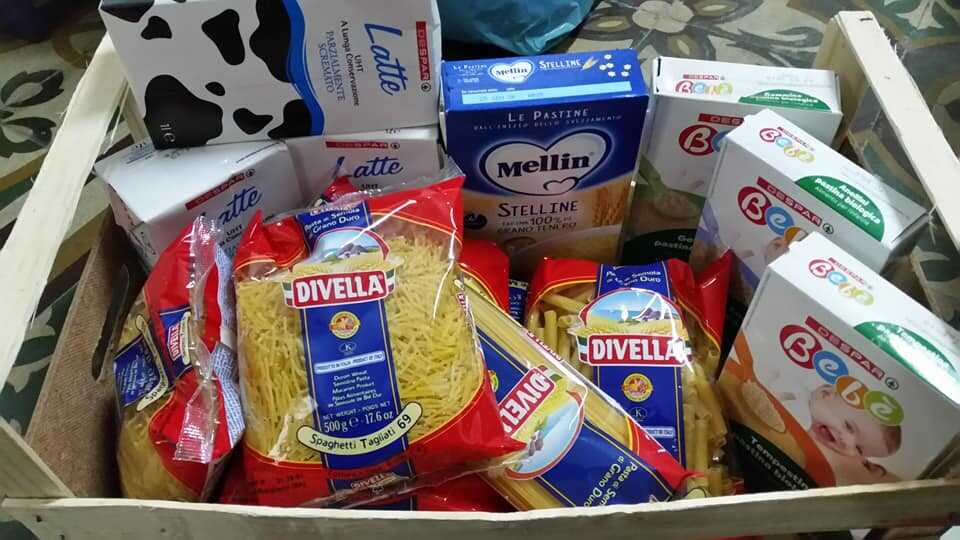 pacco alimentare foto