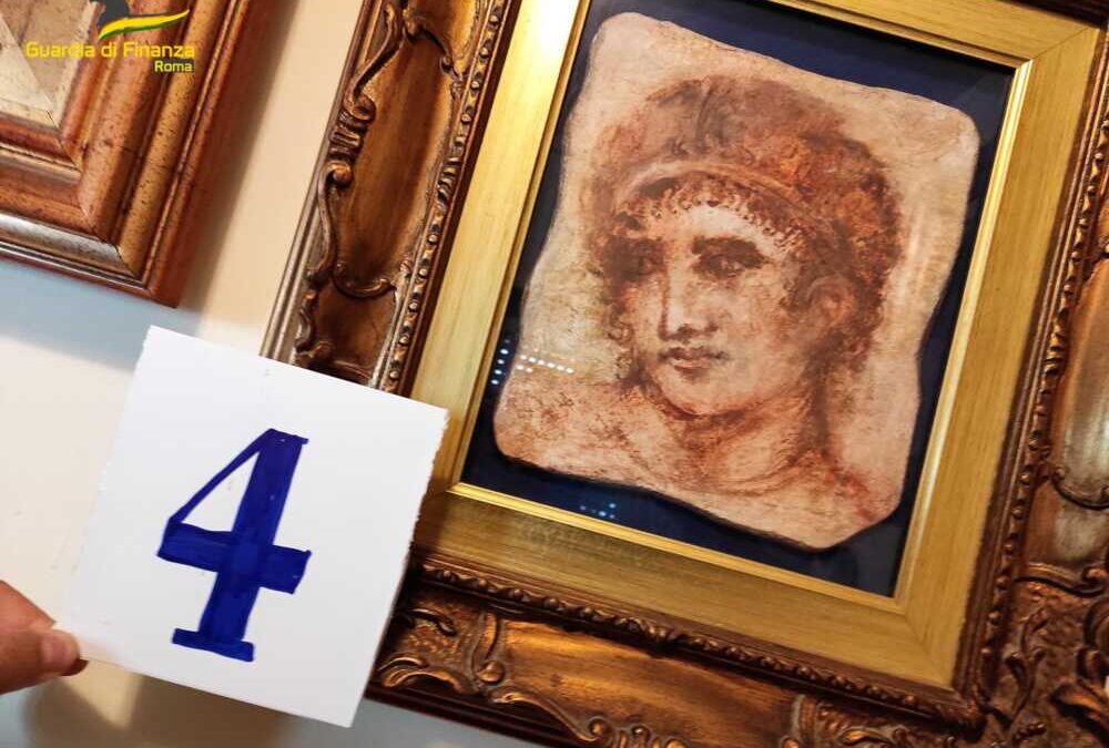 Oltre 7mila reperti archeologici in casa scoperti dalla Finanza ad Ostia