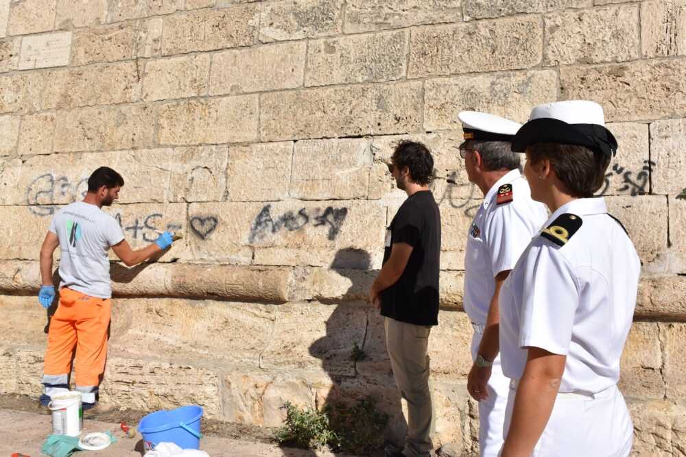 scritte rimosse forte michelangelo