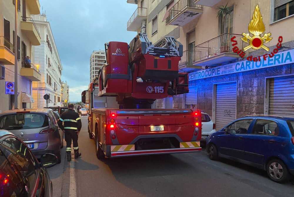vvf vigili fioco pompieri civitavecchia autoscala via annovazzi