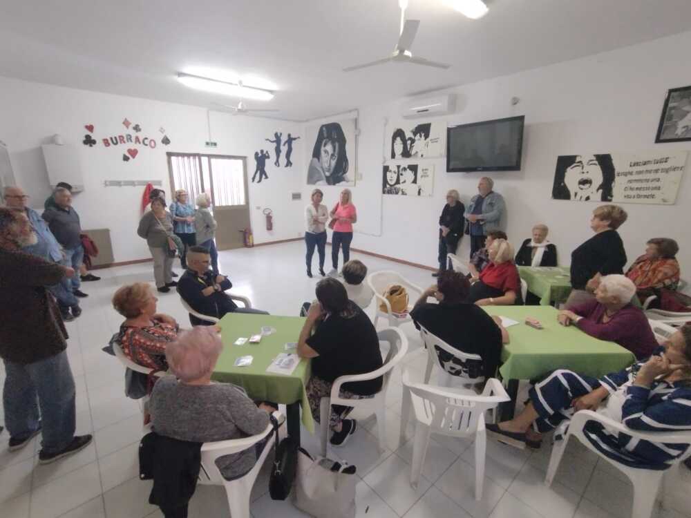 assessora napoli centro sociale