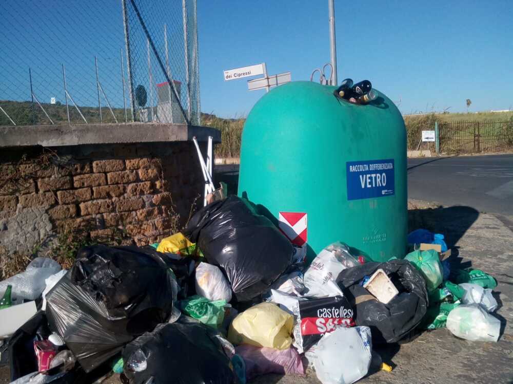 campane rifiuti santa marinella 3