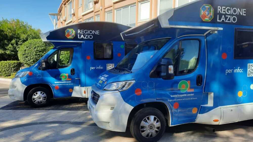 Arrival of the vehicle of the regional agency “Spazio Lavoro” in Civitavecchia • Terzo Binario News