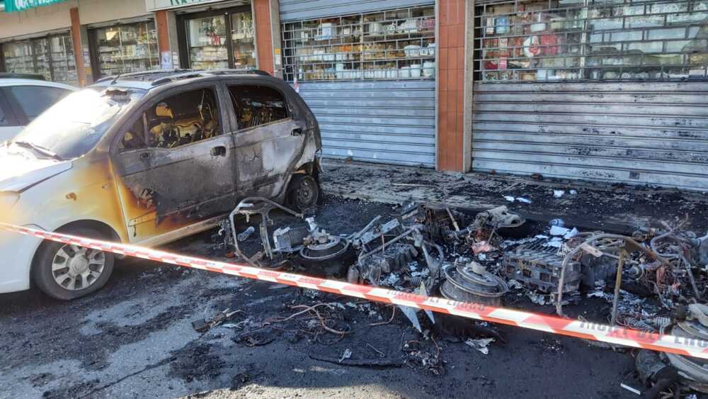 incendio auto cerveteri 1 incendio auto cerveteri