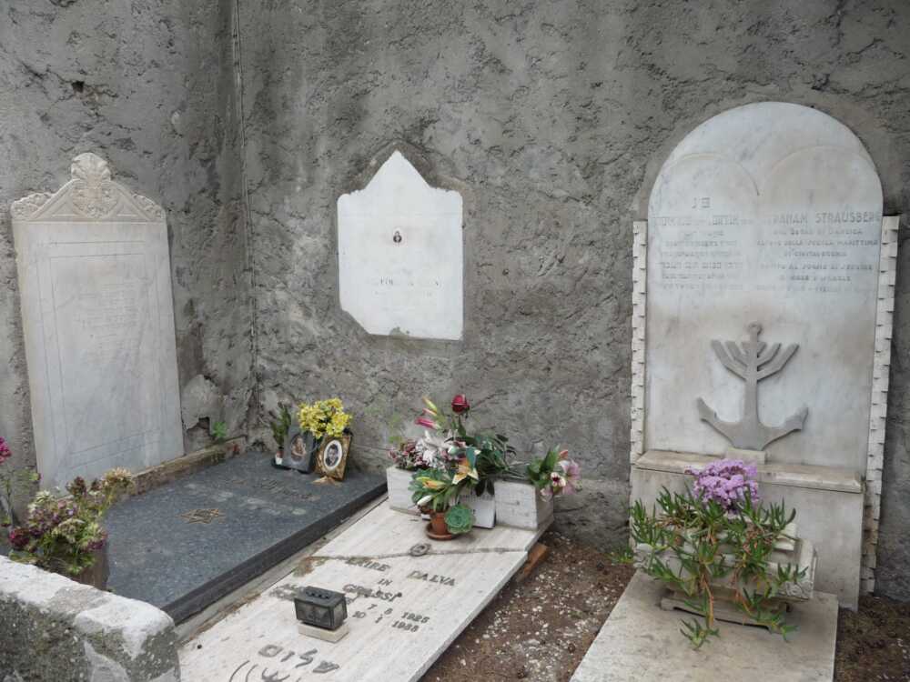 tombe cimitero ebraico civitavecchia