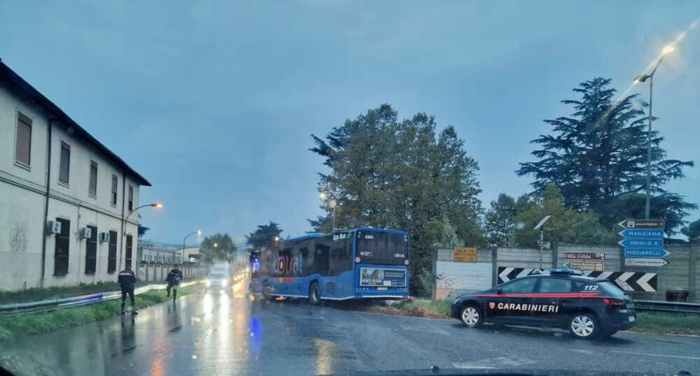 incidente bus cotral bracciano carabinieri