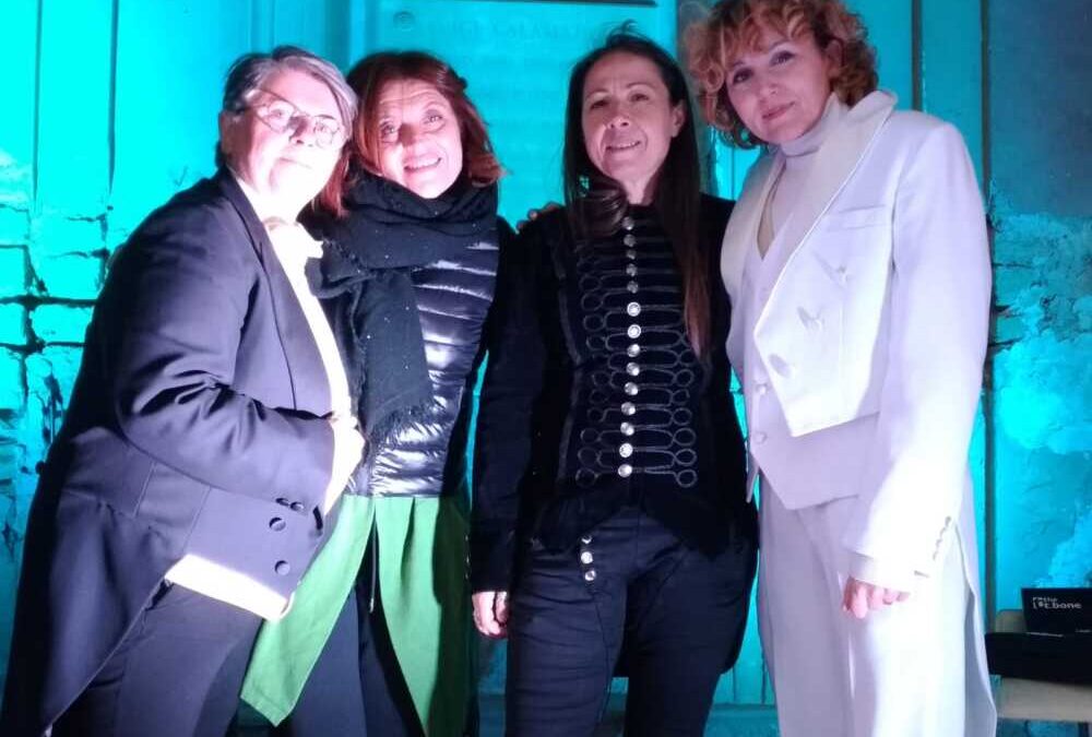 “Recordare” al Cimitero monumentale: l’abbraccio della città sulle note del violino ai giovani Caduti di Civitavecchia